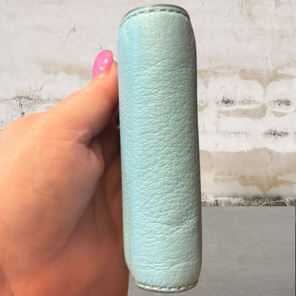 The Marc Jacobs Vegan Leather Graphic Print Compact Wallet Baby Blue & Pink - Picture 9 of 9